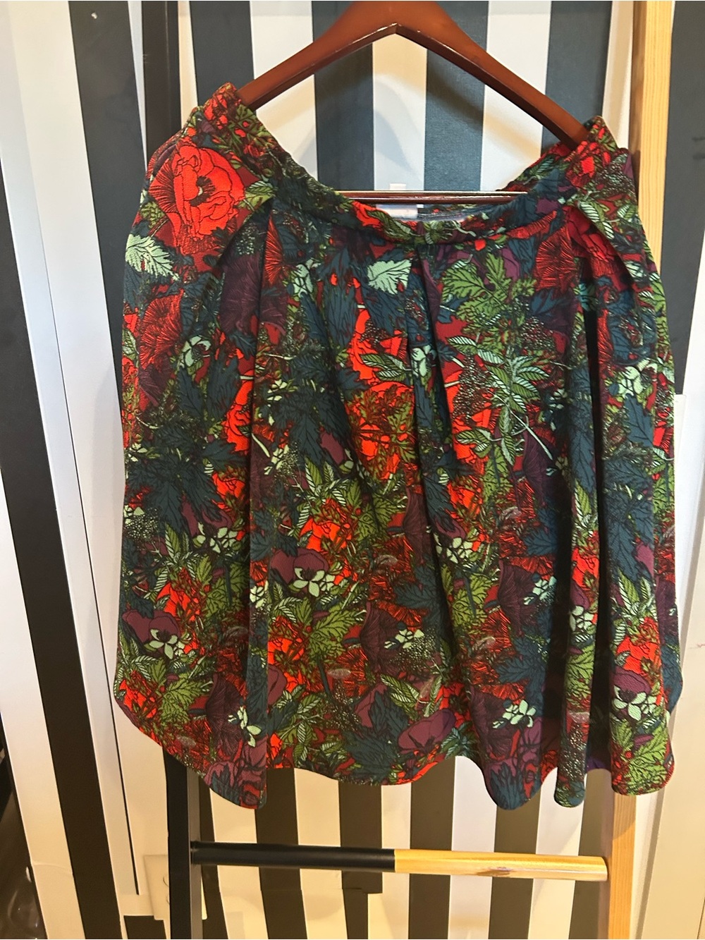 LuLaRoe Red & Green Botanical Circle Skirt on Navy